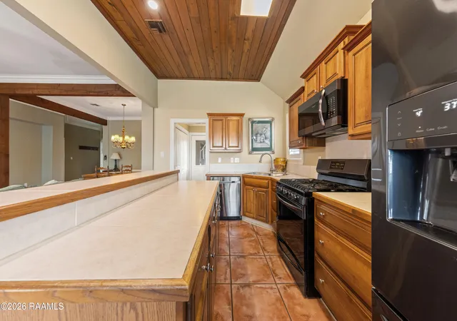 Photo 4 of Single family home for sale at 617 Southlake Cir, Youngsville, LA 70592 | MLS# 2600007277 | Listing updated on 2026-08-16