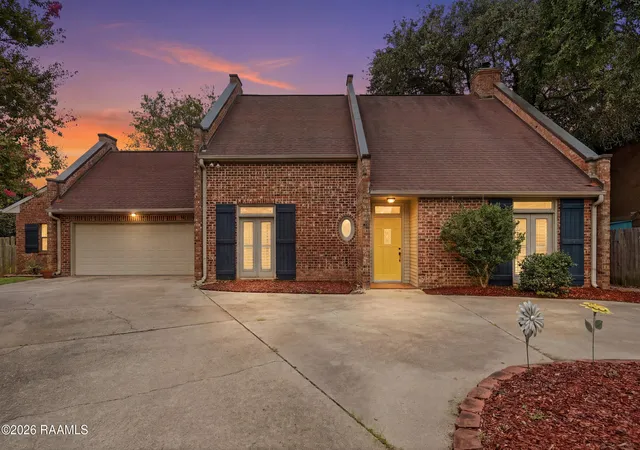 Photo 2 of Single family home for sale at 24 Audubon Oaks Blvd, Lafayette, LA 70506 | MLS# 2600006247 | Listing updated on 2026-09-17