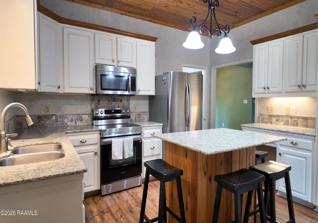 Photo 3 of Single family home for sale at 24 Audubon Oaks Blvd, Lafayette, LA 70506 | MLS# 2600006247 | Listing updated on 2026-09-17