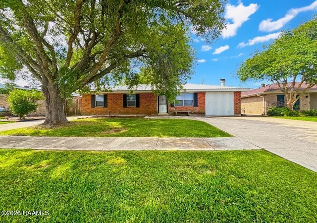 Homes for sale in Morgan City, LA | 3206 Roselawn Dr, Morgan City, LA 70380 | MLS# 2600003675