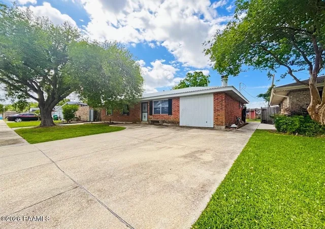 Photo 2 of Single family home for sale at 3206 Roselawn Dr, Morgan City, LA 70380 | MLS# 2600003675 | Listing updated on 2026-05-19