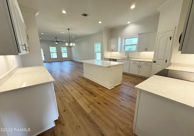 4th image of 105 Crescent Row, Broussard, LA 70518 | MLS# 2600003445