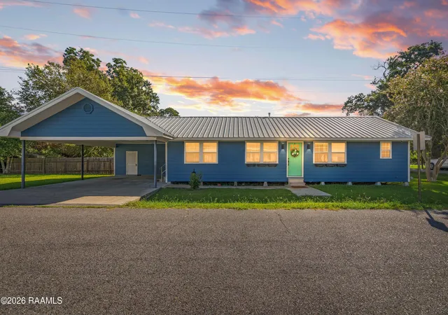 1st image of 1002 Matthew St, Breaux Bridge, LA 70517 | MLS# 2600006993