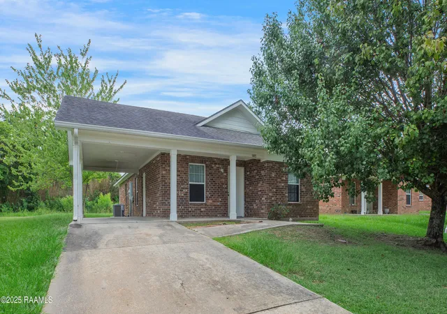 Homes for sale in New Iberia, LA | 809 West End Dr, New Iberia, LA 70560 | MLS# 2600005876