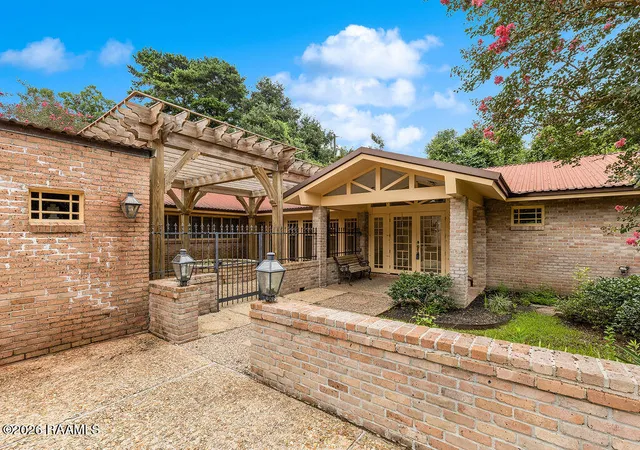 1st image of 805 Loreauville Rd, New Iberia, LA 70563 | MLS# 2600007226