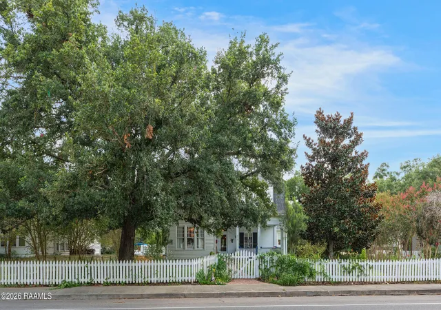 47th image of 815 E Main St, New Iberia, LA 70560 | MLS# 2600007240