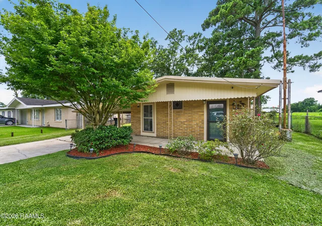 Photo 1 of Single family home for sale at 207 Belle Homme Dr, Lafayette, LA 70506 | MLS# 2600005351 | Listing updated on 2026-09-08