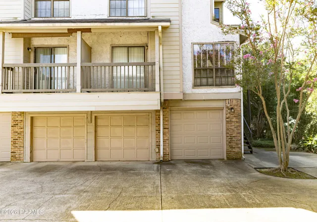 Photo 3 of Condo for sale at 1304 E Bayou Pkwy #2b, Lafayette, LA 70508 | MLS# 2600007336 | Listing updated on 2026-08-28