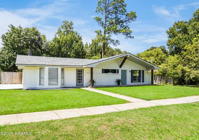 Photo 1 of Sale Pending at 214 Dafney Dr, Lafayette, LA 70503 | MLS# 2600008053 | Listing updated on 2026-08-31