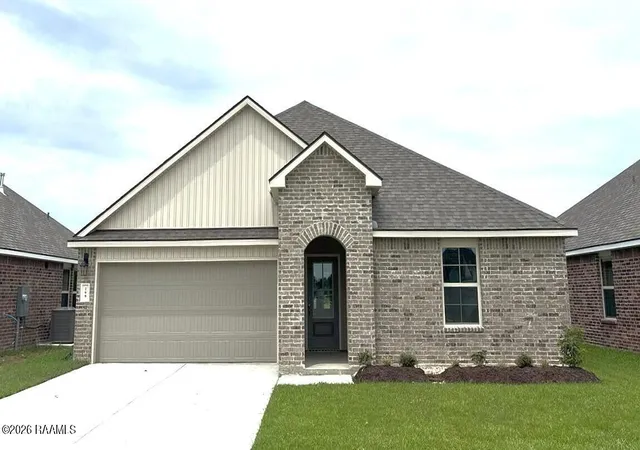 Photo 1 of Single family home for sale at 208 Crest Cvs Dr, Maurice, LA 70555 | MLS# 2600004167 | Listing updated on 2026-08-25