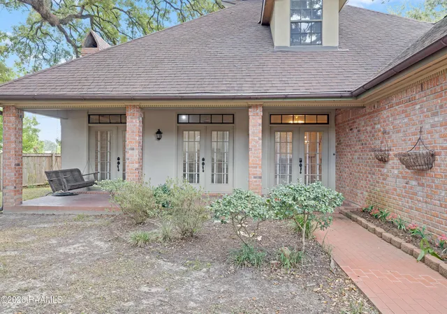 3rd image of 45 B Audubon Oaks Cir, Lafayette, LA 70506 | MLS# 2600007775