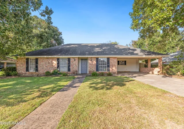 Photo 2 of Sale Pending at 408 Woodvale Ave, Lafayette, LA 70503 | MLS# 2600007279 | Listing updated on 2026-09-13