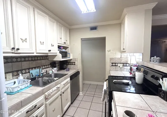 5th image of 220 Doucet Rd #154g, Lafayette, LA 70503 | MLS# 2600005842