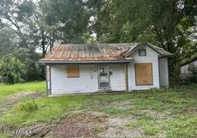 Homes for sale in Ville Platte, LA | 519 E Jackson St, Ville Platte, LA 70586 | MLS# 2600005709