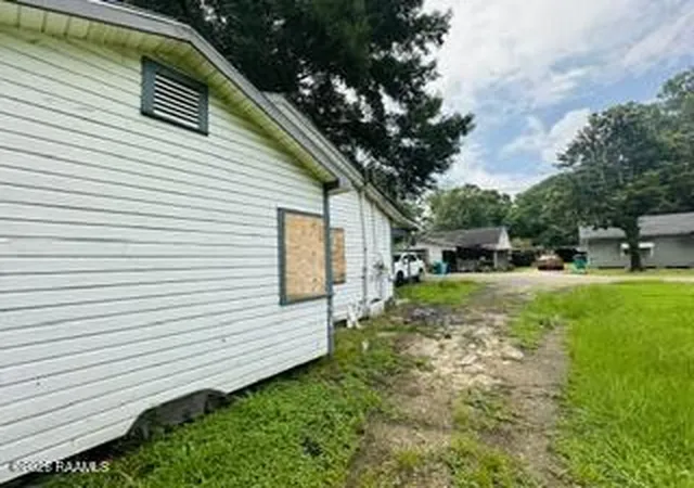 Homes for sale in Ville Platte, LA | 519 E Jackson St, Ville Platte, LA 70586 | MLS# 2600005709