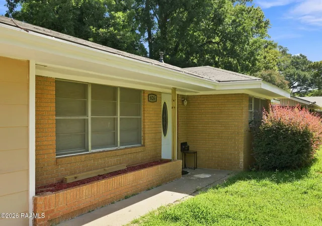 2nd image of 826 Cardinal St, Shreveport, LA 71105 | MLS# 2600006985