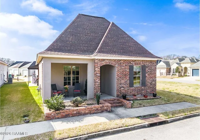 Photo 1 of Sale Pending at 105 Vienne Ln, Lafayette, LA 70507 | MLS# 2600001206 | Listing updated on 2026-07-23