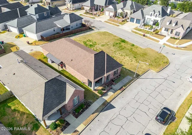 Photo 3 of Sale Pending at 105 Vienne Ln, Lafayette, LA 70507 | MLS# 2600001206 | Listing updated on 2026-07-23