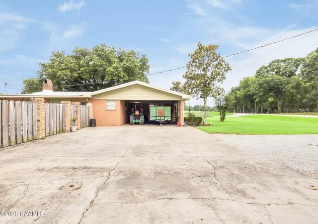 Photo 2 of Single family home for sale at 6166 Louisiana 93, Arnaudville, LA 70512 | MLS# 2600005795 | Listing updated on 2026-09-01