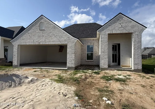 Homes for sale in Broussard, LA | 136 Lakes Edge Dr, Broussard, LA 70518 | MLS# 2600004736