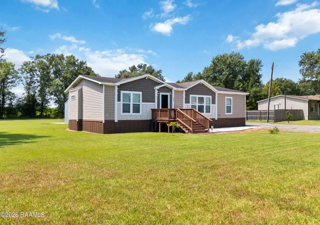 Photo 2 of Manufactured home for sale at 7709 Fred Romero Rd, New Iberia, LA 70560 | MLS# 2600007327 | Listing updated on 2026-10-03