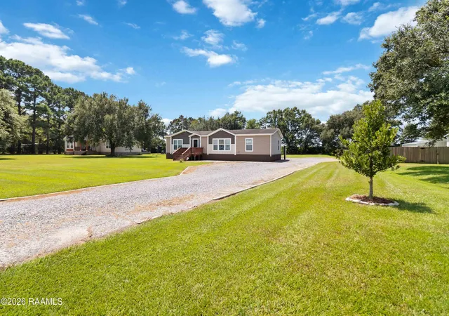 Photo 3 of Manufactured home for sale at 7709 Fred Romero Rd, New Iberia, LA 70560 | MLS# 2600007327 | Listing updated on 2026-10-03