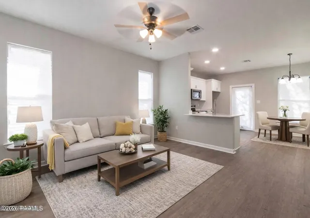 Photo 4 of Single family home for sale at 102 Jantz Dr, Lafayette, LA 70506 | MLS# 2500007031 | Listing updated on 2026-08-26