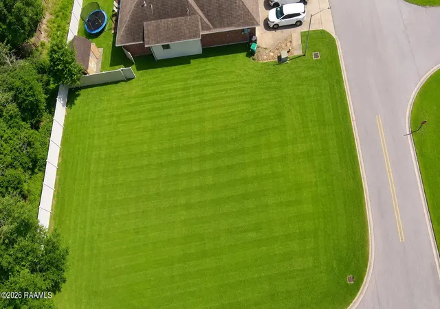 3rd image of 801 Flambant Dr, Broussard, LA 70518 | MLS# 2600005759