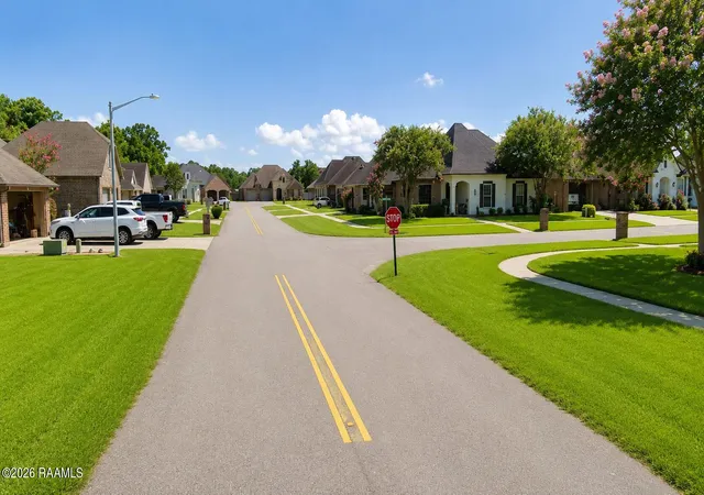 5th image of 801 Flambant Dr, Broussard, LA 70518 | MLS# 2600005759