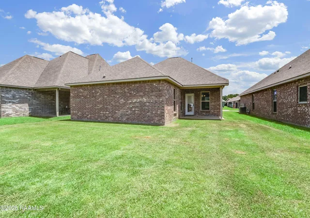 3rd image of 213 Berg Ct, Youngsville, LA 70592 | MLS# 2600006998