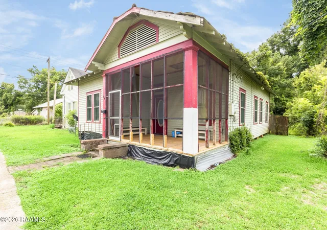 Homes for sale in Jeanerette, LA | 1307 Tarleton St, Jeanerette, LA 70544 | MLS# 2600004957