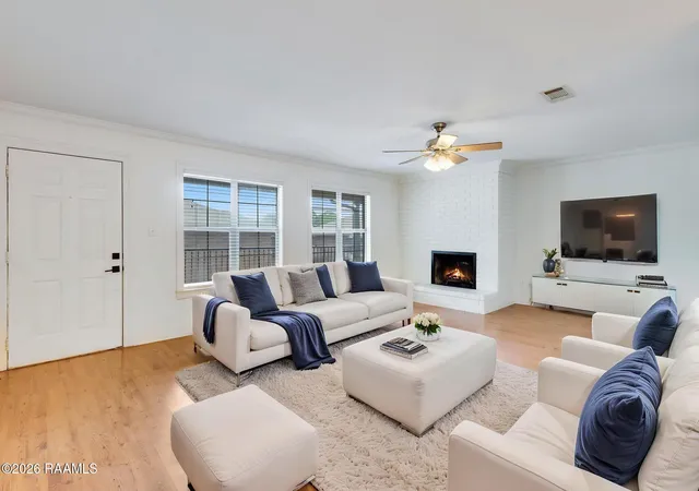 2nd image of 112 Hillside Dr #45, Lafayette, LA 70503 | MLS# 2600006574