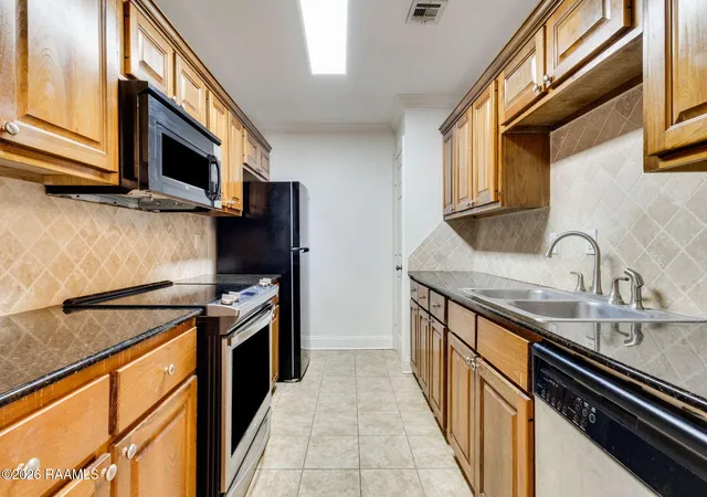 Photo 3 of Condo for sale at 112 Hillside Dr #45, Lafayette, LA 70503 | MLS# 2600006574 | Listing updated on 2026-07-17