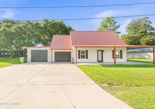 2nd image of 1107a S Main St, Breaux Bridge, LA 70517 | MLS# 2600006359