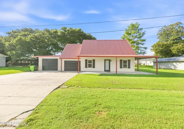 3rd image of 1107A S Main St, Breaux Bridge, LA 70517 | MLS# 2600006359