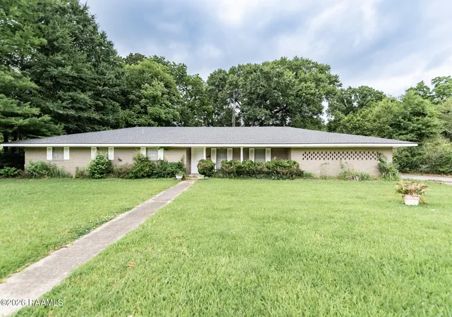 1st image of 917 Choctaw Dr, Opelousas, LA 70570 | MLS# 2600004223