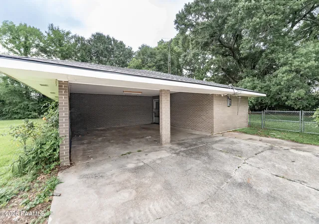 3rd image of 917 Choctaw Dr, Opelousas, LA 70570 | MLS# 2600004223