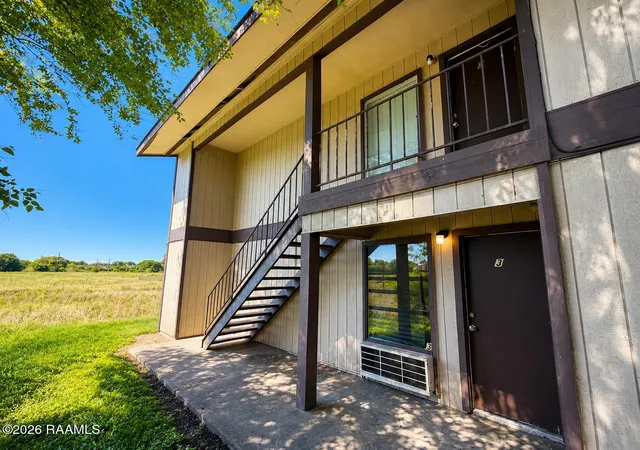 Photo 3 of Sale Pending at 303 Cougar Ridge, Lafayette, LA 70508 | MLS# 2600006896 | Listing updated on 2026-09-10