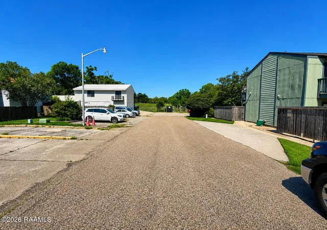 Photo 4 of Sale Pending at 303 Cougar Ridge, Lafayette, LA 70508 | MLS# 2600006896 | Listing updated on 2026-09-10