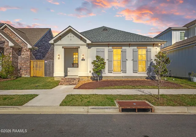 3rd image of 109 Oak Village Dr, Scott, LA 70583 | MLS# 2500007041