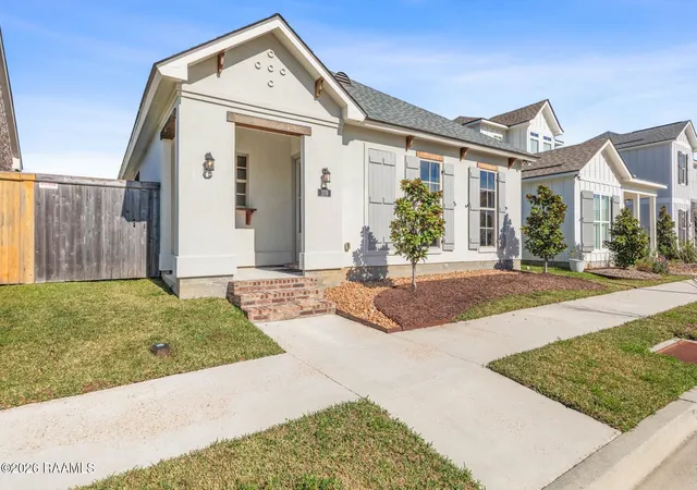 4th image of 109 Oak Village Dr, Scott, LA 70583 | MLS# 2500007041