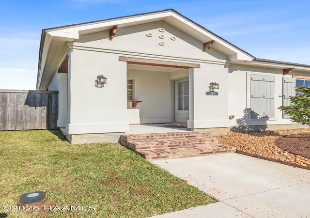 5th image of 109 Oak Village Dr, Scott, LA 70583 | MLS# 2500007041