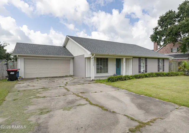 Photo 3 of Single family home for sale at 113 Irish Bend Dr, Youngsville, LA 70592 | MLS# 2600007324 | Listing updated on 2026-09-25
