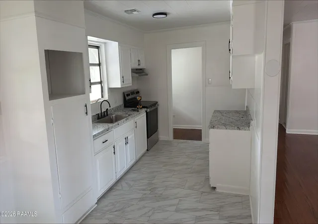2nd image of 127 San Jose St, New Iberia, LA 70563 | MLS# 2600007164