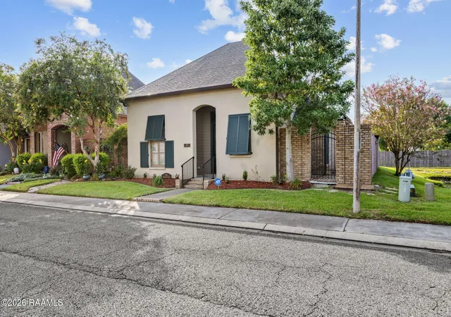 2nd image of 105 Warmstone Bridge Dr, Lafayette, LA 70508 | MLS# 2600007366