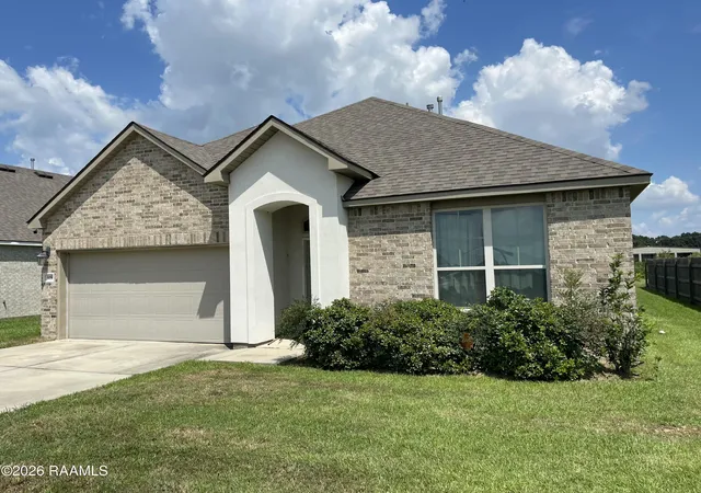 Photo 1 of Single family home for sale at 105 Holly Grv Ln, Youngsville, LA 70592 | MLS# 2600008090 | Listing updated on 2026-08-31