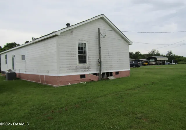Photo 3 of Sale Pending at 612 Katherine St, Jeanerette, LA 70544 | MLS# 2600007414 | Listing updated on 2026-08-26