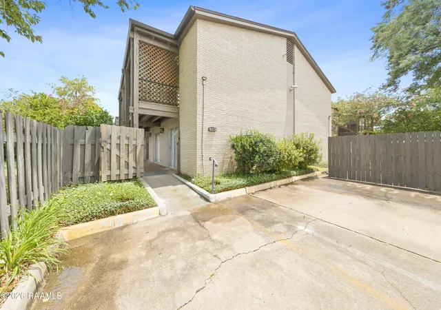 Photo 3 of Condo for sale at 1008 S College Rd #118, Lafayette, LA 70503 | MLS# 2600007980 | Listing updated on 2026-08-26