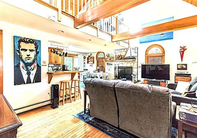 2nd image of 14 Nelson Ave, Provincetown, MA 02657 | MLS# 22500631