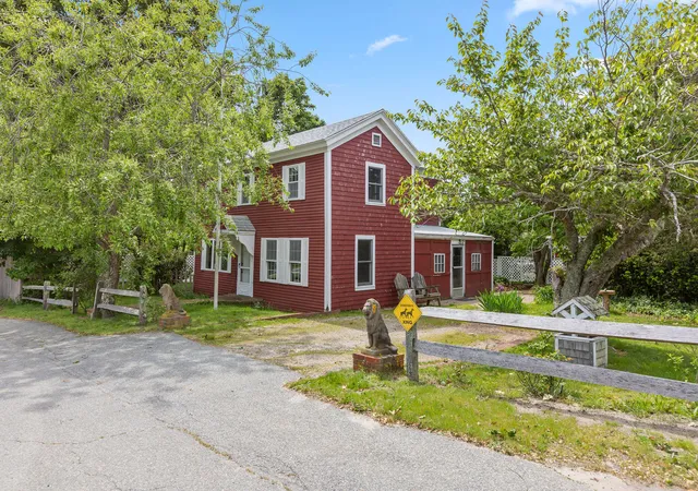 2nd image of 22 Browne St, Provincetown, MA 02657 | MLS# 22502651